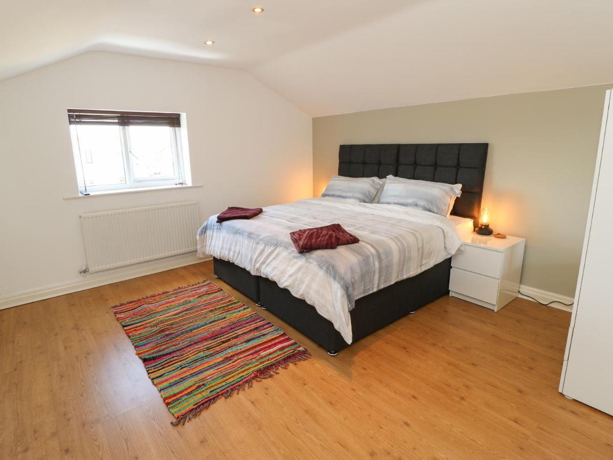 The Loft At The Lake Littleborough  Exterior photo